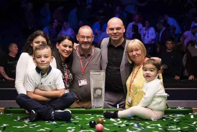 迈出的坚实 迈出的坚实