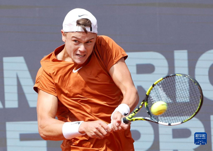 先逼后退 先逼后退